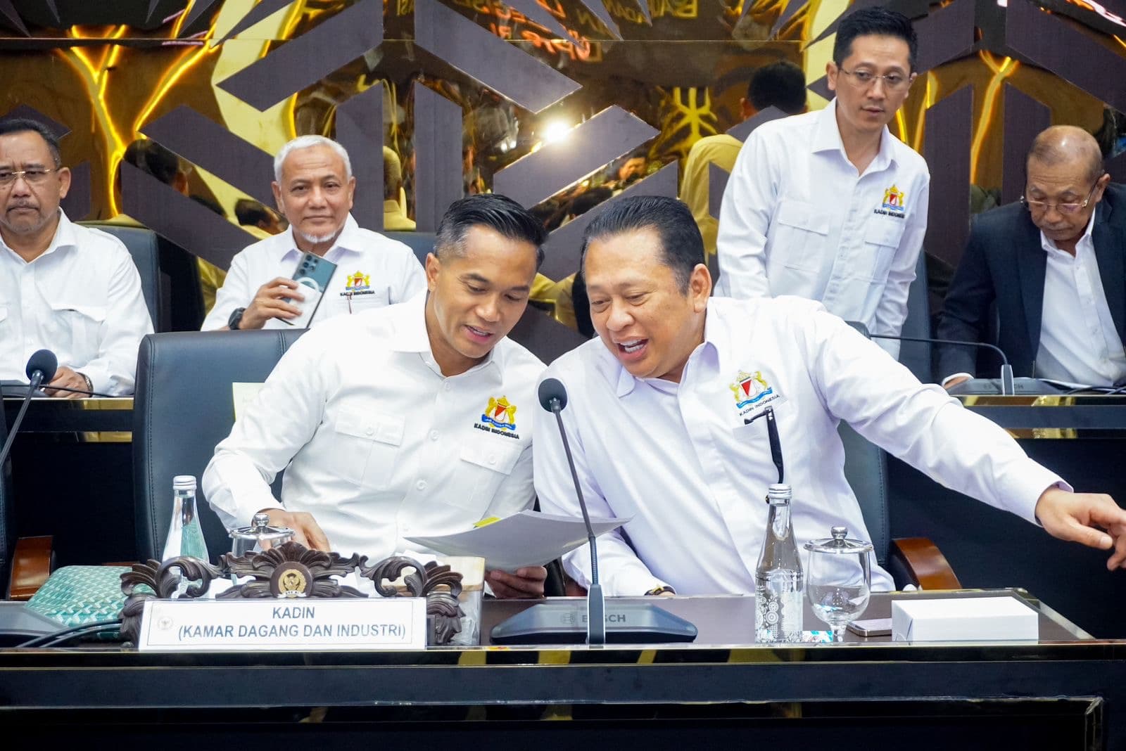 Bahas Revisi UU Kadin dengan Badan Legislasi DPR RI, Bamsoet Tegaskan Revisi UU Kadin Jadi Momentum Perkuat Kemitraan Negara dan Dunia Usaha
